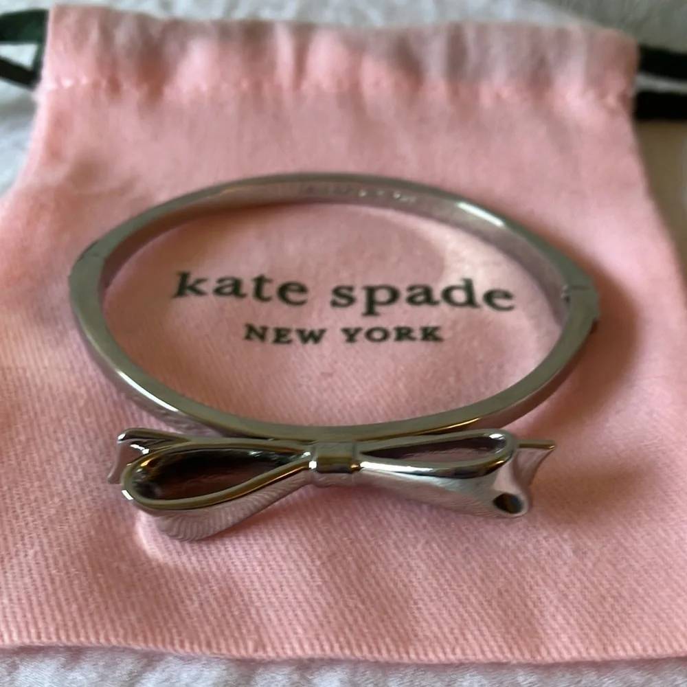 Kate Spade: Silver Tone Bracelet with Bow- Side Clasp - Picture 12 of 16